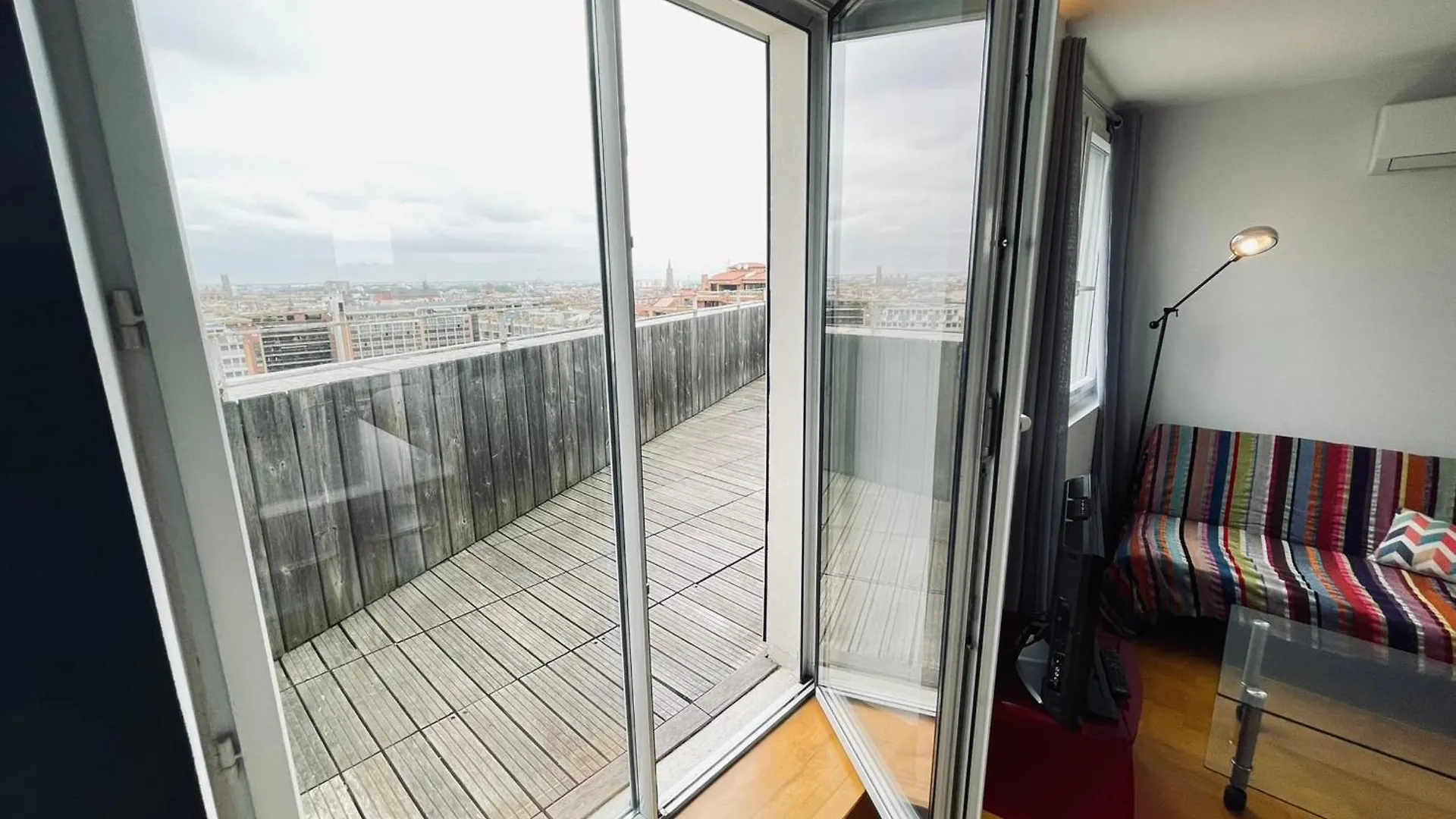 Apartamento Panoramic Downtown Rooftop Toulouse 0*,  Francia